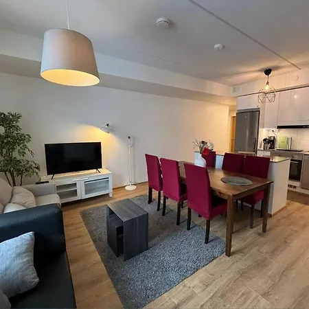 Kotimaailma Helsinki - Tilava Kolmio Tikkurilassa Apartment