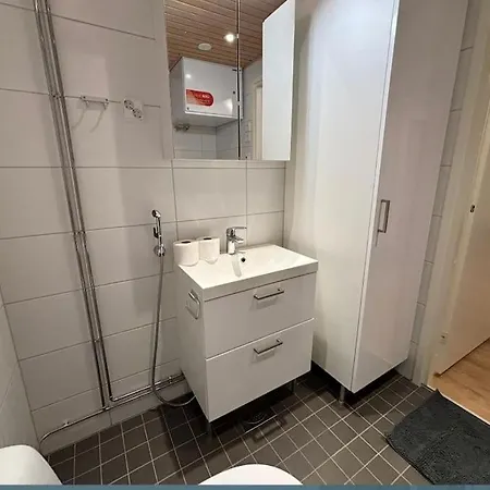 Kotimaailma Helsinki - Tilava Kolmio Tikkurilassa Апартаменты