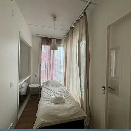 Kotimaailma Helsinki - Tilava Kolmio Tikkurilassa