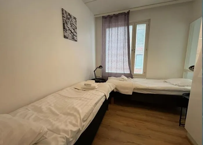 Kotimaailma Helsinki - Tilava Kolmio Tikkurilassa * Suutarila