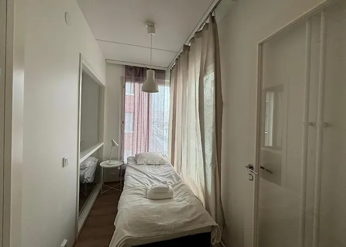 Kotimaailma Helsinki - Tilava Kolmio Tikkurilassa